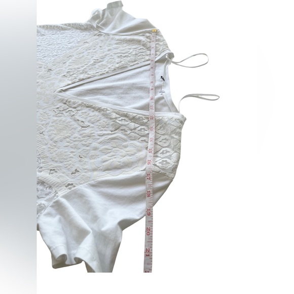 Beautiful V-Neck Top Blouse - Picture 5 of 7